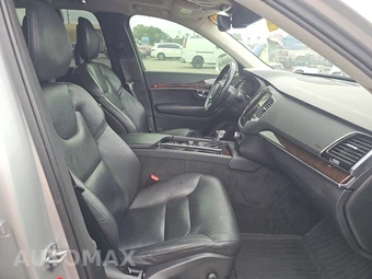 2017 Volvo XC90 T6 Momentum 7-Passenger - miniatura 8