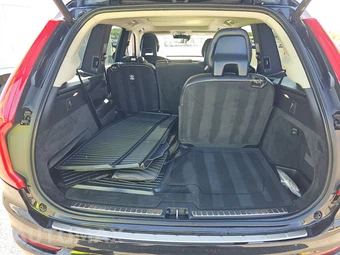 2017 Volvo XC90 T6 Momentum 7-Passenger – miniatura 16