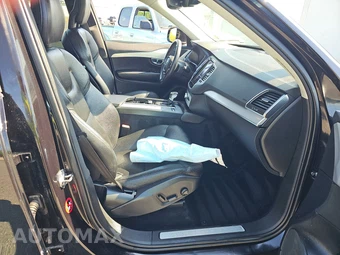 2017 Volvo XC90 T6 Momentum 7-Passenger – miniatura 8