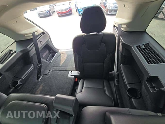 2017 Volvo XC90 T6 Momentum 7-Passenger - miniatura 14