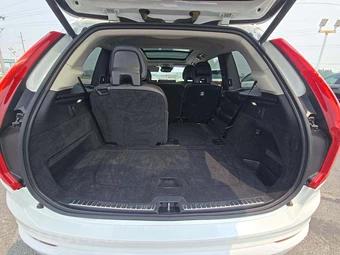 2017 Volvo XC90 T6 Momentum 7-Passenger - miniatura 15