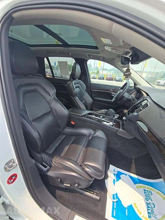 2017 Volvo XC90 T6 Momentum 7-Passenger - miniatura 19