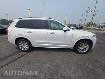 2017 Volvo XC90 T6 Momentum 7-Passenger - miniatura 4