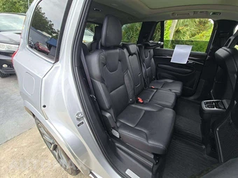 2017 Volvo XC90 T6 Momentum 7-Passenger - miniatura 17
