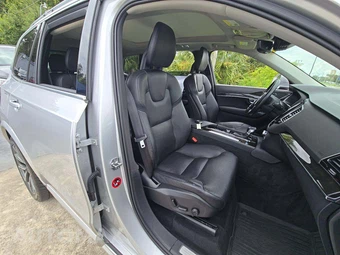 2017 Volvo XC90 T6 Momentum 7-Passenger - miniatura 19