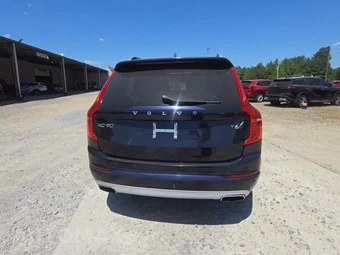 2017 Volvo XC90 T6 Momentum 7-Passenger - miniatura 4