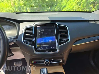 2017 Volvo XC90 T6 Momentum 7-Passenger - miniatura 10