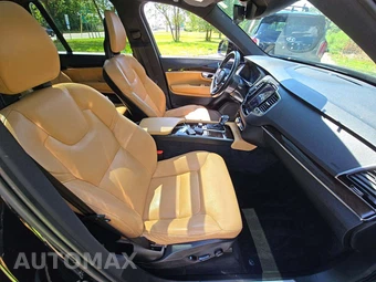 2017 Volvo XC90 T6 Momentum 7-Passenger - miniatura 19
