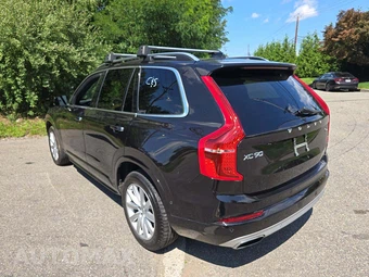 2017 Volvo XC90 T6 Momentum 7-Passenger - miniatura 2