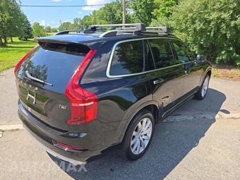 2017 Volvo XC90 T6 Momentum 7-Passenger - miniatura 3