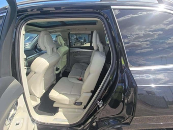2017 Volvo XC90 T6 Momentum 7-Passenger - miniatura 10