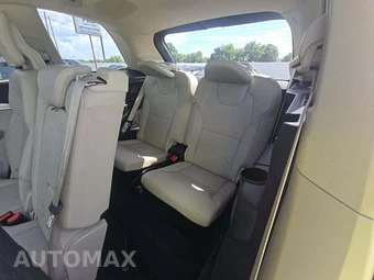 2017 Volvo XC90 T6 Momentum 7-Passenger - miniatura 11