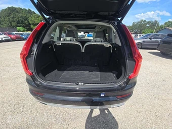 2017 Volvo XC90 T6 Momentum 7-Passenger - miniatura 12