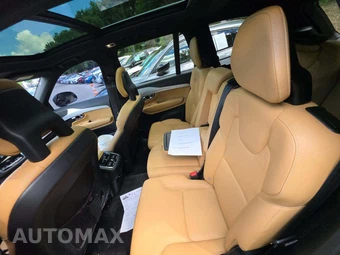 2017 Volvo XC90 T6 Momentum 7-Passenger – miniatura 13