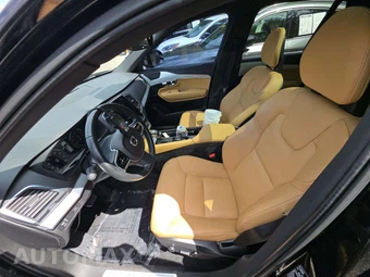 2017 Volvo XC90 T6 Momentum 7-Passenger – miniatura 6