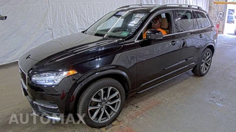 2017 Volvo XC90 T6 Momentum 7-Passenger