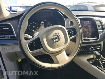 2017 Volvo XC90 T6 Momentum 7-Passenger - miniatura 10