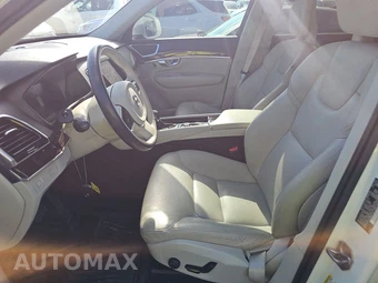 2017 Volvo XC90 T6 Momentum 7-Passenger - miniatura 7