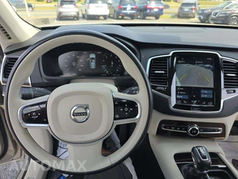 2017 Volvo XC90 T6 Momentum 7-Passenger - miniatura 10