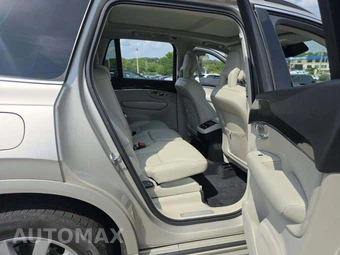 2017 Volvo XC90 T6 Momentum 7-Passenger - miniatura 17