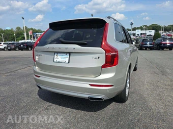 2017 Volvo XC90 T6 Momentum 7-Passenger - miniatura 3