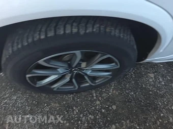 2017 Volvo XC90 T6 Momentum 7-Passenger - miniatura 10