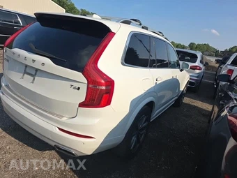 2017 Volvo XC90 T6 Momentum 7-Passenger - miniatura 4