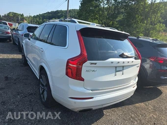 2017 Volvo XC90 T6 Momentum 7-Passenger - miniatura 6