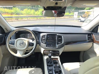 2017 Volvo XC90 T6 Momentum 7-Passenger – miniatura 11