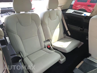 2017 Volvo XC90 T6 Momentum 7-Passenger – miniatura 14