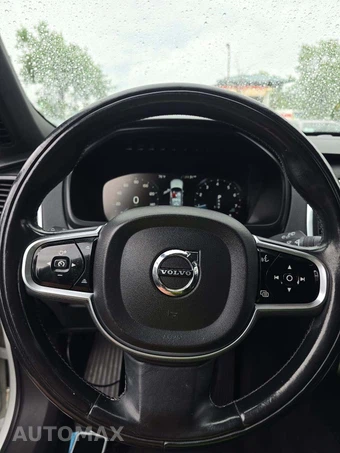 2017 Volvo XC90 T6 Momentum 7-Passenger - miniatura 22