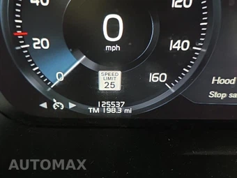 2017 Volvo XC90 T6 Momentum 7-Passenger – miniatura 15