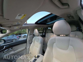 2017 Volvo XC90 T6 Momentum 7-Passenger - miniatura 11