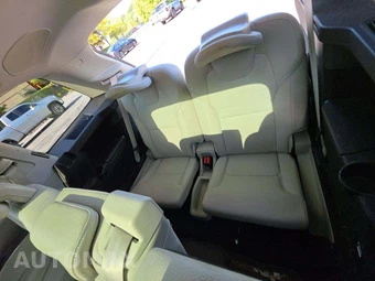 2017 Volvo XC90 T6 Momentum 7-Passenger - miniatura 14