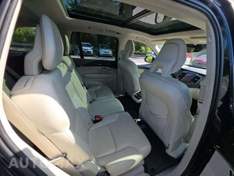 2017 Volvo XC90 T6 Momentum 7-Passenger - miniatura 17