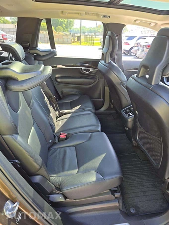 2017 Volvo XC90 T6 Momentum 7-Passenger - miniatura 17