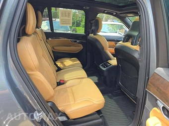 2017 Volvo XC90 T6 Momentum 7-Passenger - miniatura 17