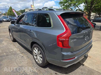 2017 Volvo XC90 T6 Momentum 7-Passenger - miniatura 2