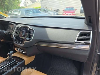 2017 Volvo XC90 T6 Momentum 7-Passenger - miniatura 20