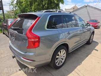 2017 Volvo XC90 T6 Momentum 7-Passenger - miniatura 3