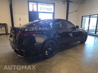 2018 Alfa Romeo Giulia Quadrifoglio - miniatura 3