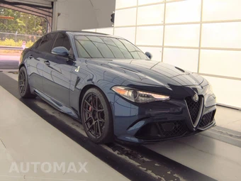 2018 Alfa Romeo Giulia Quadrifoglio - miniatura 3