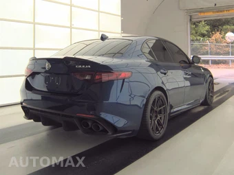 2018 Alfa Romeo Giulia Quadrifoglio - miniatura 4