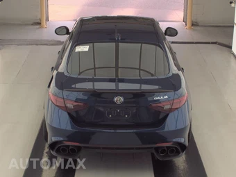 2018 Alfa Romeo Giulia Quadrifoglio - miniatura 5