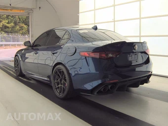 2018 Alfa Romeo Giulia Quadrifoglio - miniatura 6