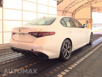 2018 Alfa Romeo Giulia Ti Sport – miniatura 4