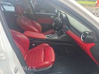 2018 Alfa Romeo Giulia Ti Sport – miniatura 8