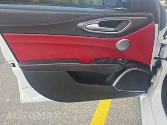 2018 Alfa Romeo Giulia Ti Sport – miniatura 9