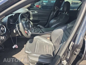 2018 Alfa Romeo Giulia Ti Sport – miniatura 7