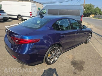 2018 Alfa Romeo Giulia Ti Sport – miniatura 3